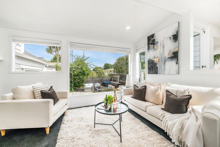 Photo of property in 5 Pitoitoi Street, Otaihanga, Paraparaumu, 5036