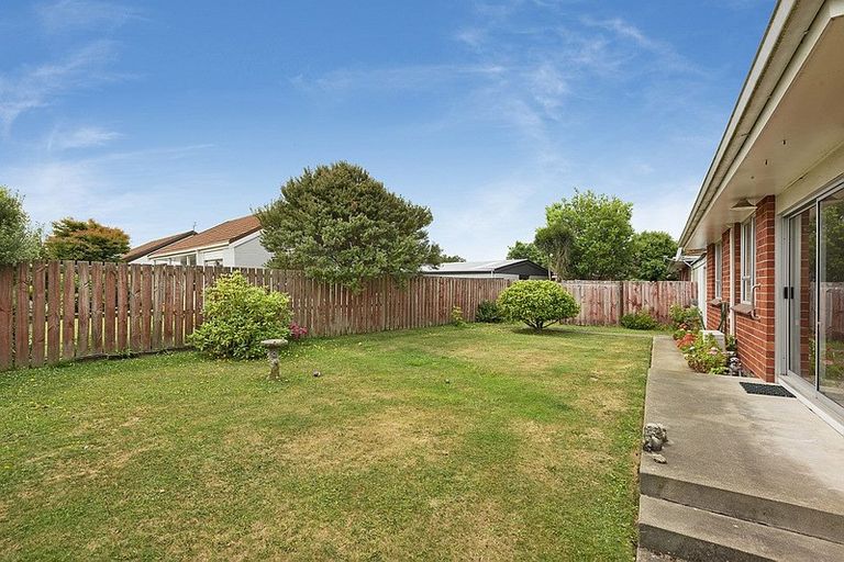 Photo of property in 1/8c Heaphy Place, Casebrook, Christchurch, 8051