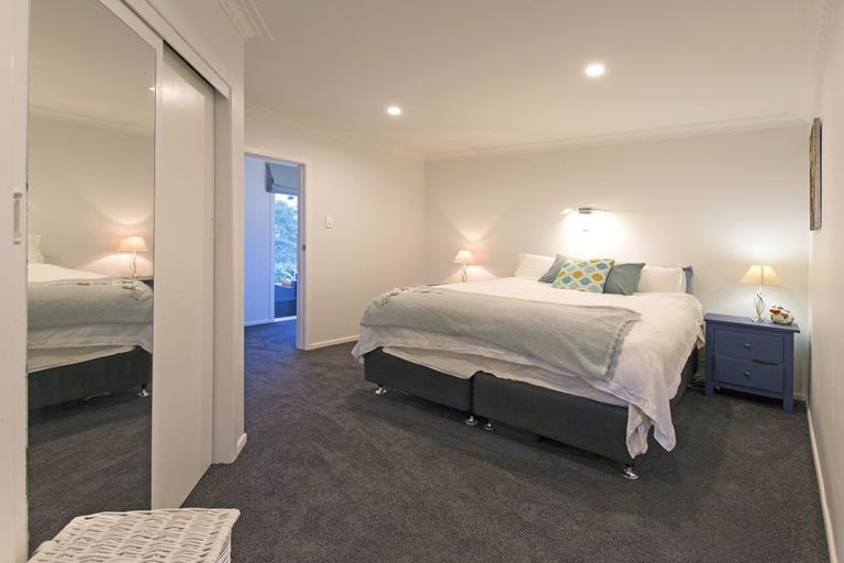 Photo of property in 6 Lancelot Road, Orewa, 0931