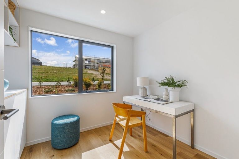 Photo of property in 5 Makumaku Place, Long Bay, 0630