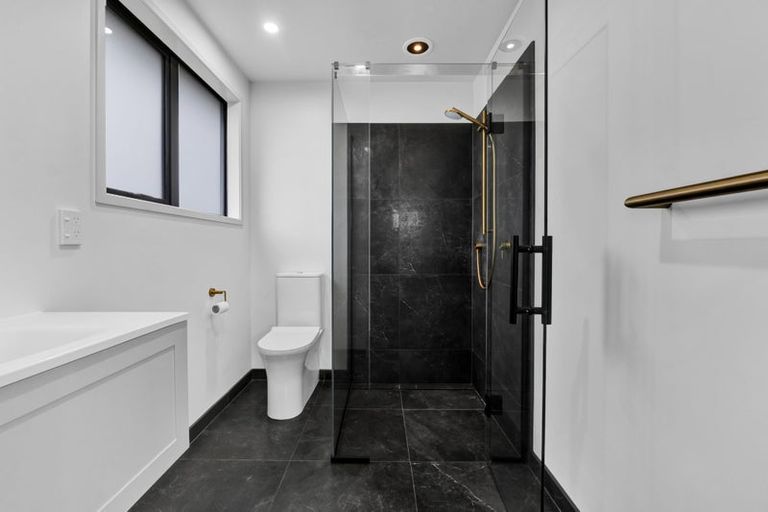 Photo of property in 74 Turuturu Road, Hawera, 4674