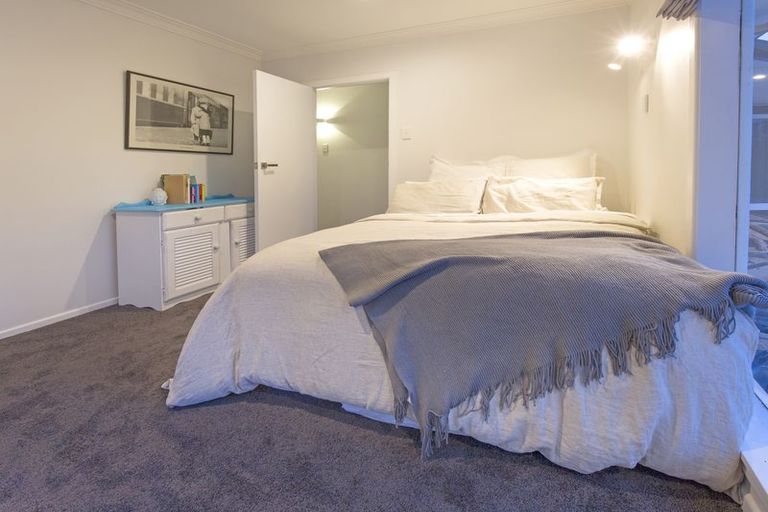 Photo of property in 6 Lancelot Road, Orewa, 0931