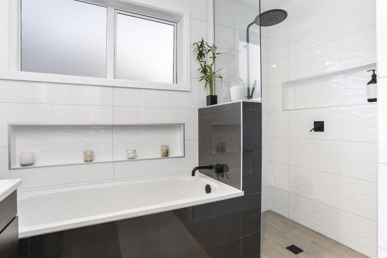 Photo of property in 1/84 Birkenhead Avenue, Birkenhead, Auckland, 0626