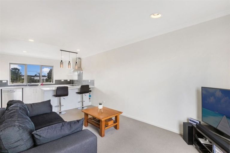 Photo of property in 11/4 Keeling Road, Henderson, Auckland, 0612