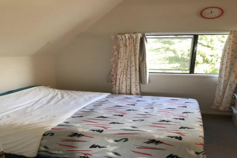 Photo of property in 2/92 Manuka Road, Glenfield, Auckland, 0629