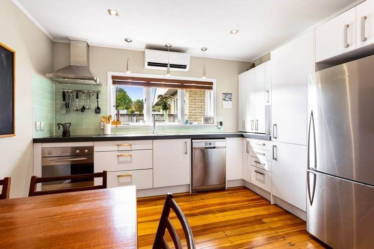 Photo of property in 1/68 Routley Drive, Glen Eden, Auckland, 0602