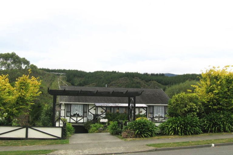 Photo of property in 68 Norana Road, Timberlea, Upper Hutt, 5018