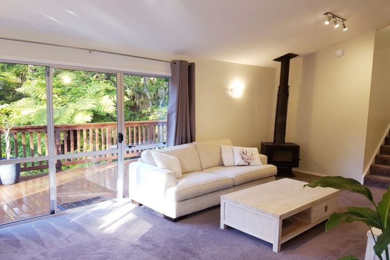 Photo of property in 9 Caram Place, Birkenhead, Auckland, 0626