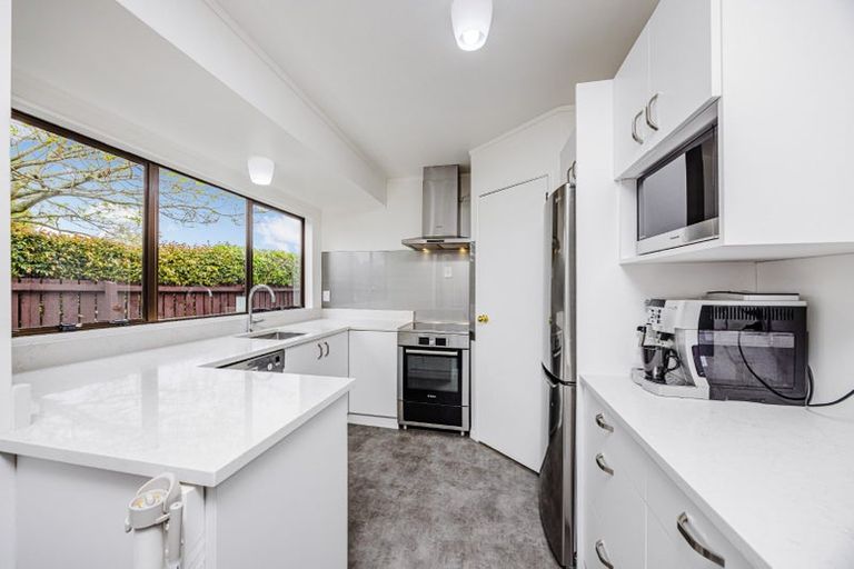 Photo of property in 4/17 Ross Martin Court, Conifer Grove, Takanini, 2112