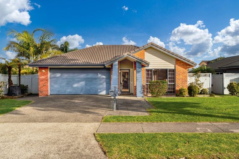 Photo of property in 16 Turnberry Drive, Wattle Downs, Auckland, 2103