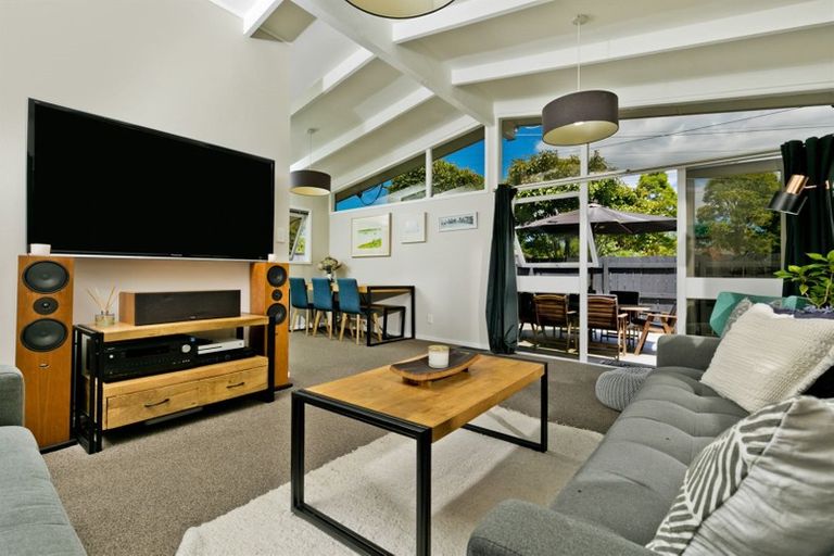 Photo of property in 7 Porter Avenue, Te Atatu South, Auckland, 0610