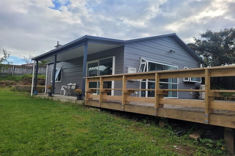 Photo of property in 5 Rickards Place, New Lynn, Auckland, 0600