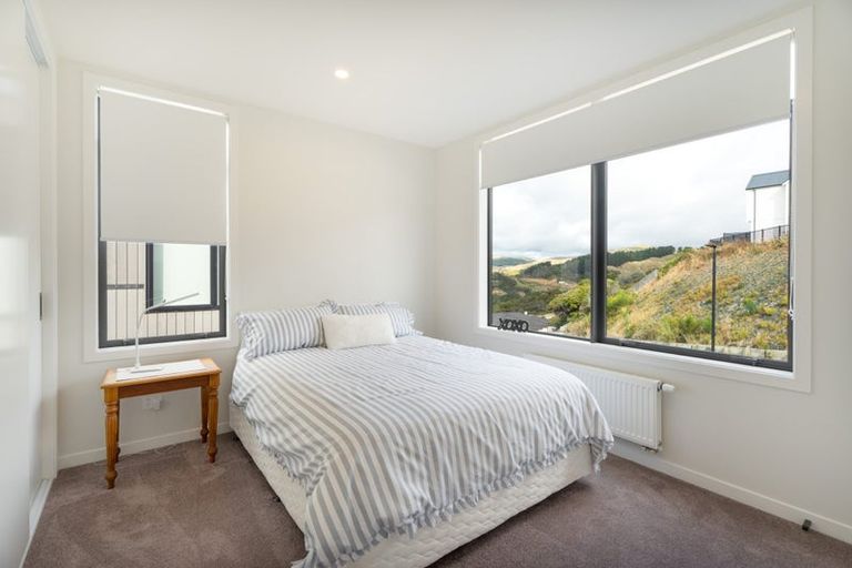 Photo of property in 2 Skysail Lane, Whitby, Porirua, 5024