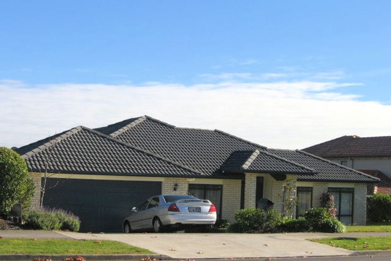 Photo of property in 16 John Brooke Crescent, East Tamaki Heights, Auckland, 2016