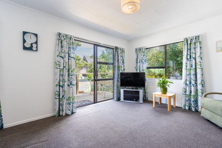 Photo of property in 2/3 Park Road, Paraparaumu Beach, Paraparaumu, 5032