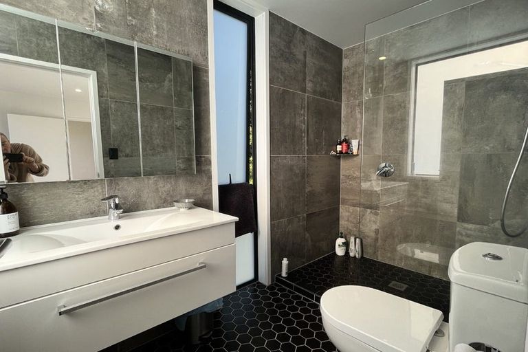 Photo of property in 2 Pohutukawa Avenue, Red Beach, 0932