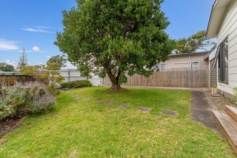 Photo of property in 43 Michael Road, Paraparaumu Beach, Paraparaumu, 5032