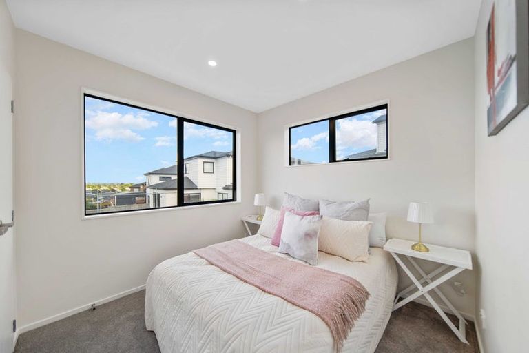 Photo of property in 1 Nola Dawn Avenue, Papakura, 2110