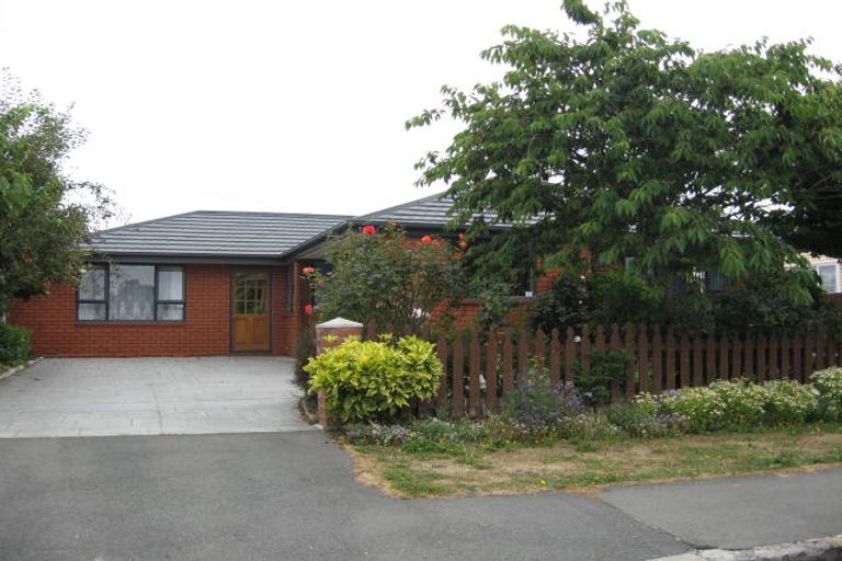 Photo of property in 1 Roche Avenue, Upper Riccarton, Christchurch, 8041