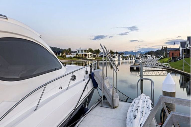 Photo of property in 13 Awatea Drive, Whitianga, 3510