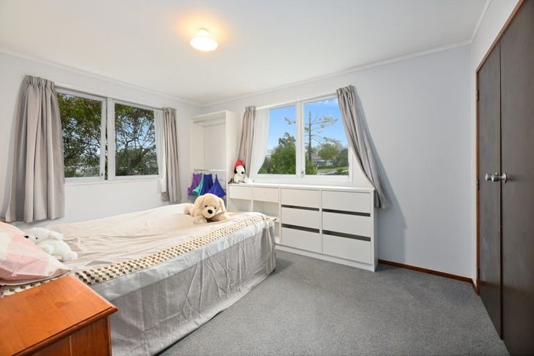 Photo of property in 31 Glenbervie Crescent, Massey, Auckland, 0614