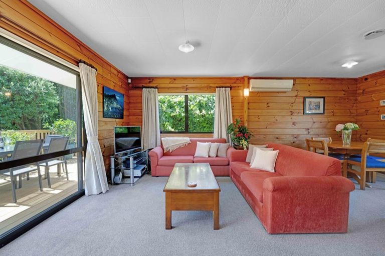 Photo of property in 1/57 Seaview Road, Glenfield, Auckland, 0629