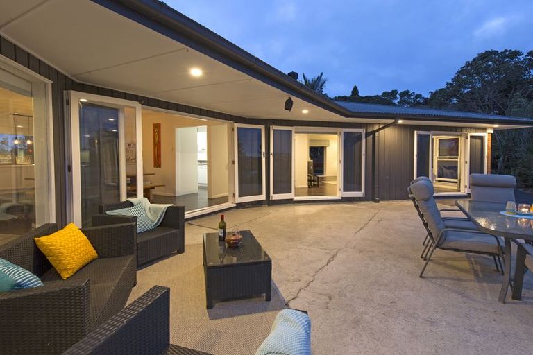 Photo of property in 6 Lancelot Road, Orewa, 0931