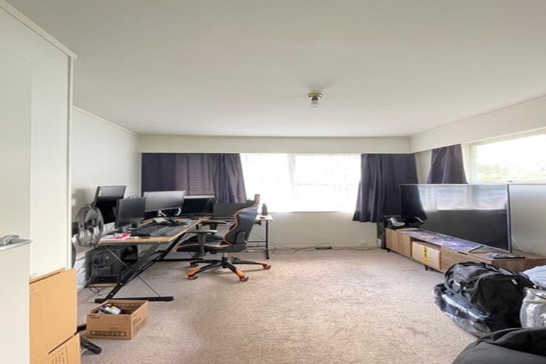 Photo of property in 48 Valley View Road, Glenfield, Auckland, 0629