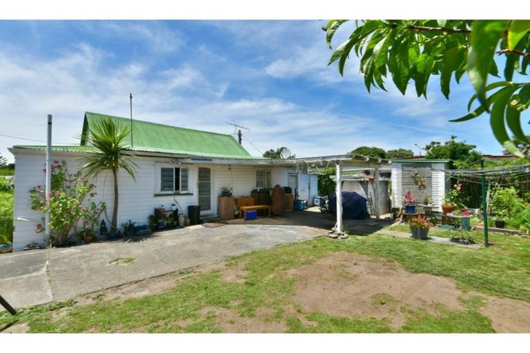 Photo of property in 12 Marie Avenue, Red Beach, 0932