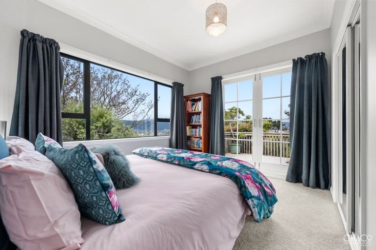 Photo of property in 24 Miromiro Road, Normandale, Lower Hutt, 5010