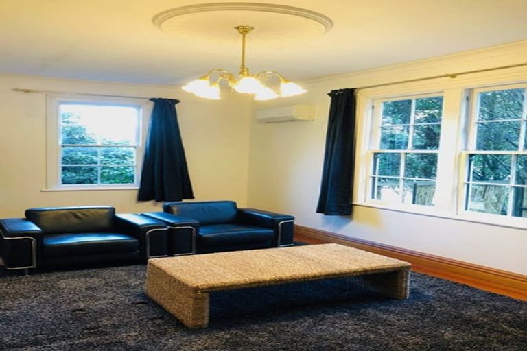 Photo of property in 55 Garden Road, Northland, Wellington, 6012