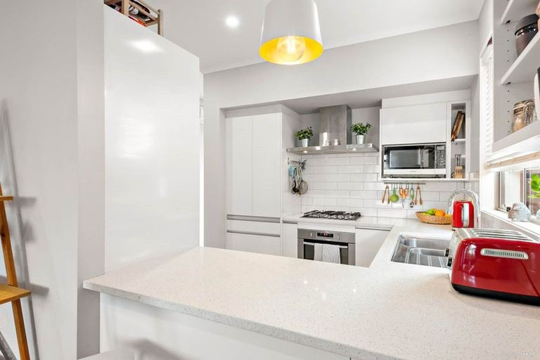 Photo of property in 22 Teal Way, Hobsonville, Auckland, 0616