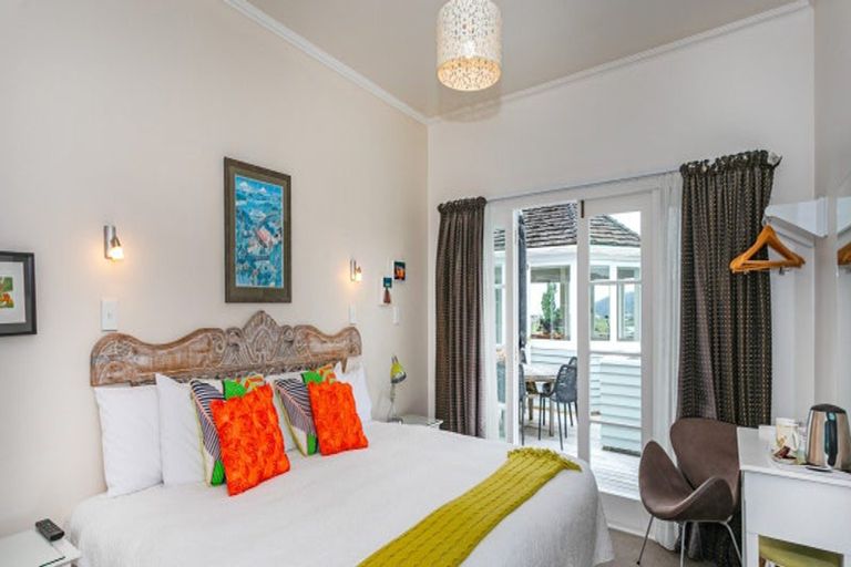 Photo of property in Cotswold Cottage B & B, 46 Maramarahi Road, Thames, 3578