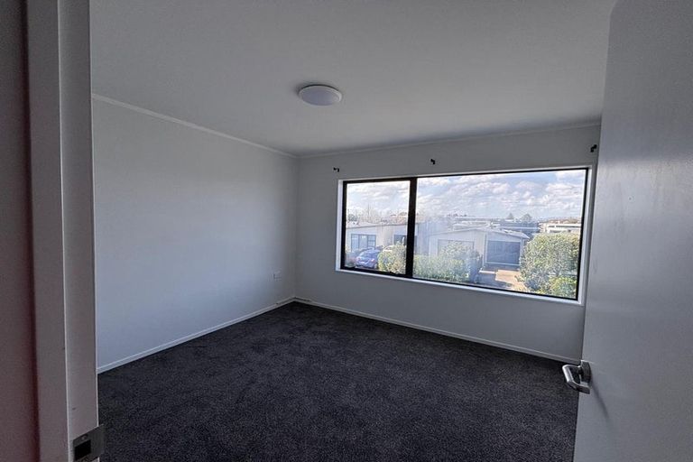 Photo of property in 87 Battalion Drive, Papakura, 2110