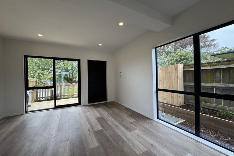 Photo of property in 37 Crawford Avenue, Mangere Bridge, Auckland, 2022
