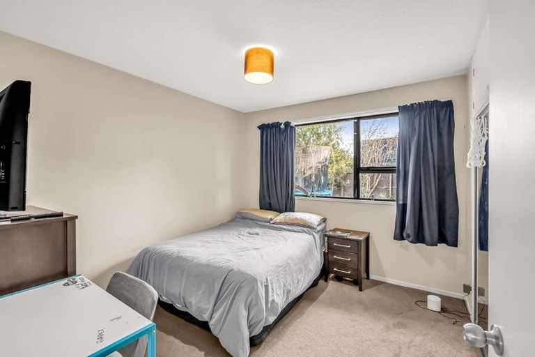 Photo of property in 23 Freebairn Street, Redwood, Christchurch, 8051