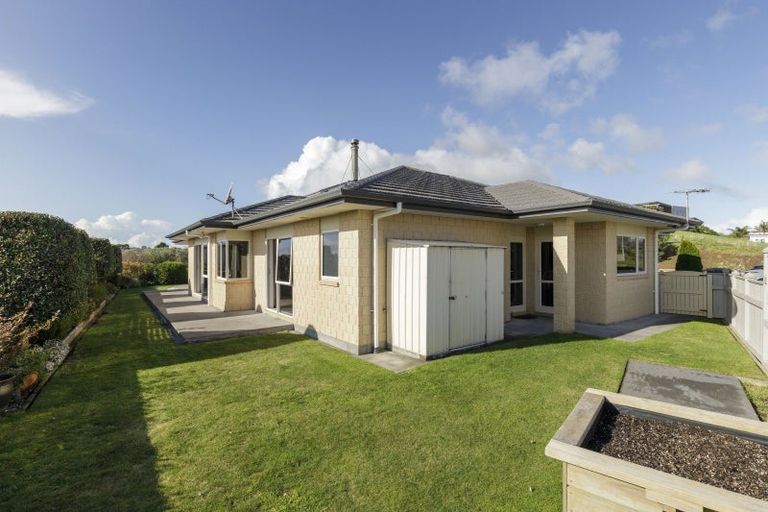 Photo of property in 5 Vardon Way, Waiwhakaiho, New Plymouth, 4312