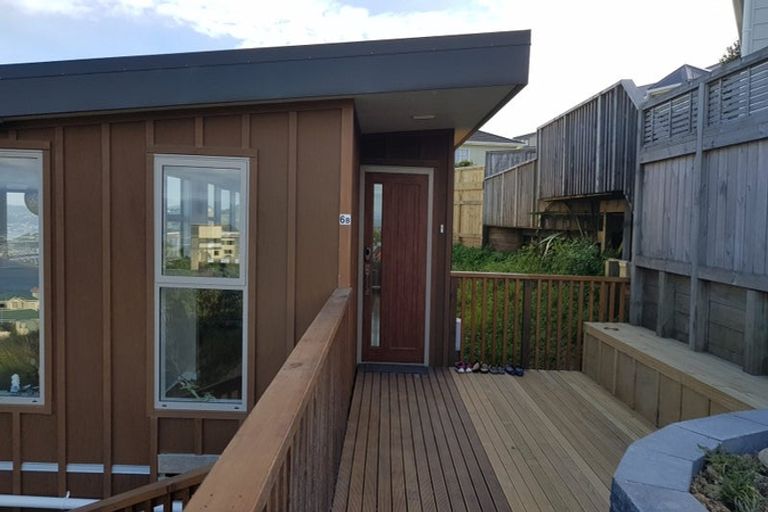 Photo of property in 6b Sunhaven Drive, Newlands, Wellington, 6037