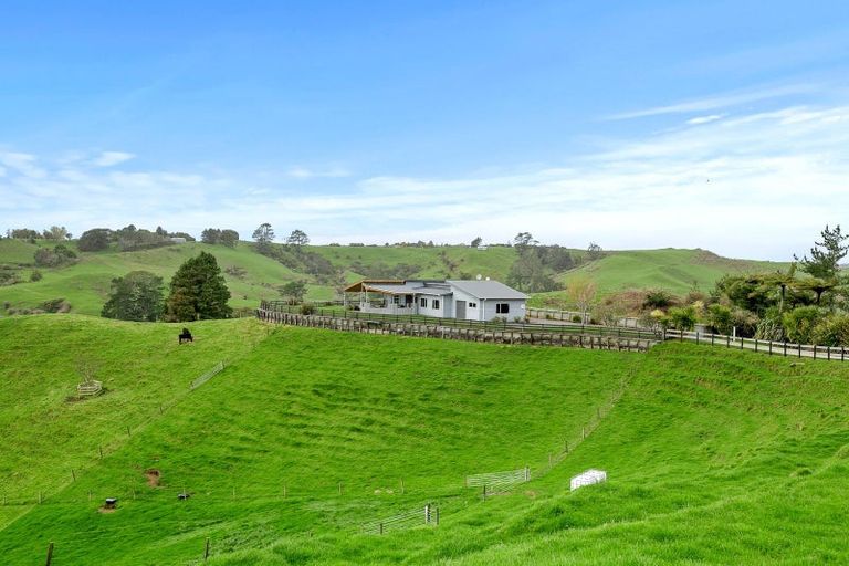 Photo of property in 350 Awai Road, Tarurutangi, New Plymouth, 4372