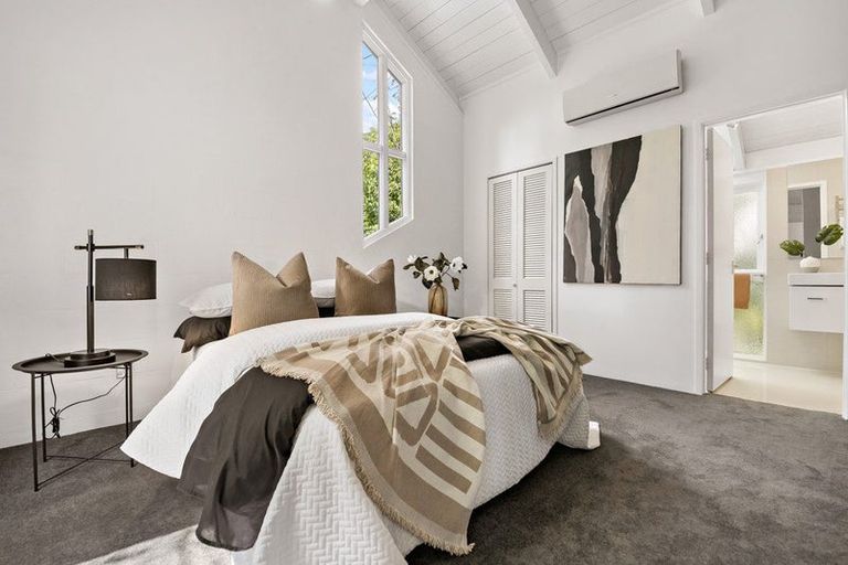 Photo of property in 26 Braemar Road, Castor Bay, Auckland, 0620