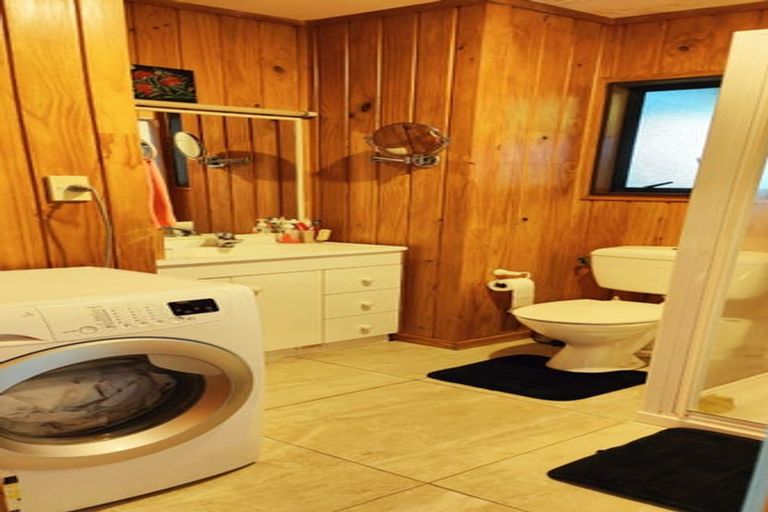 Photo of property in 126 Lone Kauri Road, Karekare, Auckland, 0772