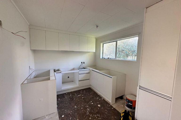 Photo of property in 4 Garton Drive, Massey, Auckland, 0614