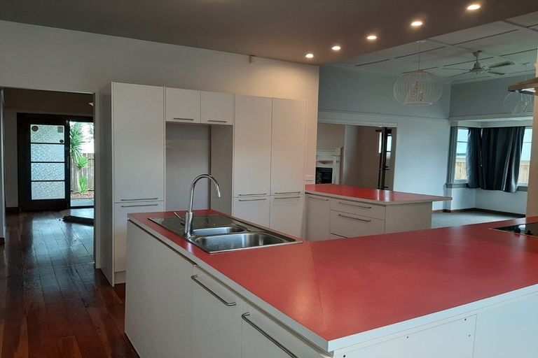 Photo of property in 31 Garelja Road, Henderson, Auckland, 0612