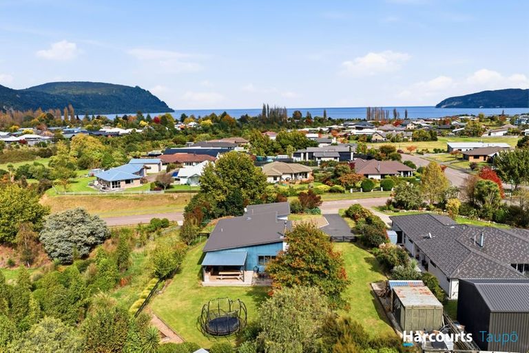 Photo of property in 92 Lisland Drive, Kinloch, Taupo, 3377