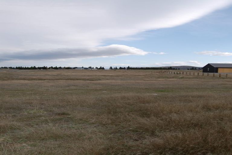 Photo of property in 2 Peak Drive, Twizel, 7901