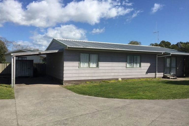 Photo of property in 25a Lyn Grove, Papamoa Beach, Papamoa, 3118