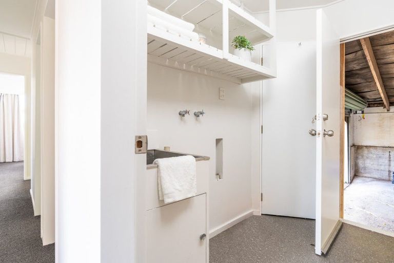 Photo of property in 11 Selkirk Way, Karori, Wellington, 6012