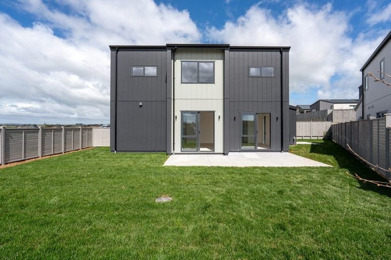 Photo of property in 69 Parkmore Drive, Rosehill, Papakura, 2113