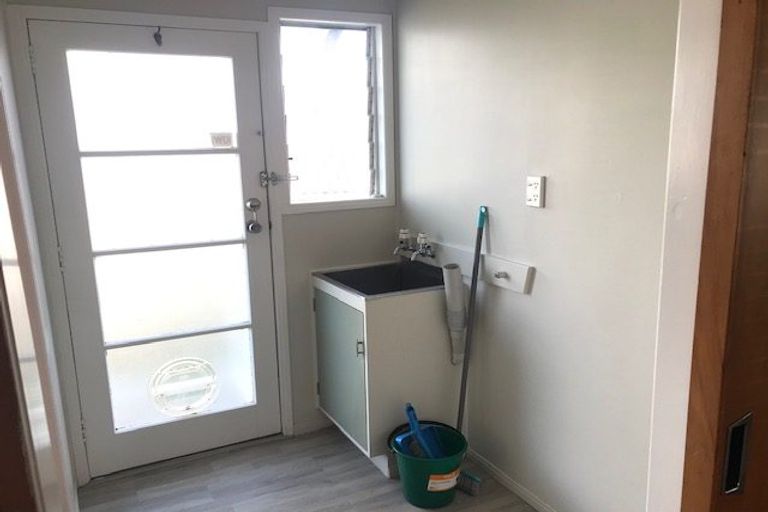 Photo of property in 2/8 Waterloo Street, Howick, Auckland, 2014