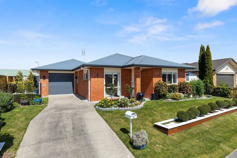 Photo of property in 5 Shrule Place, Huntington, Hamilton, 3210